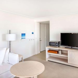 Premier One-Bedroom Oceanfront King Suite